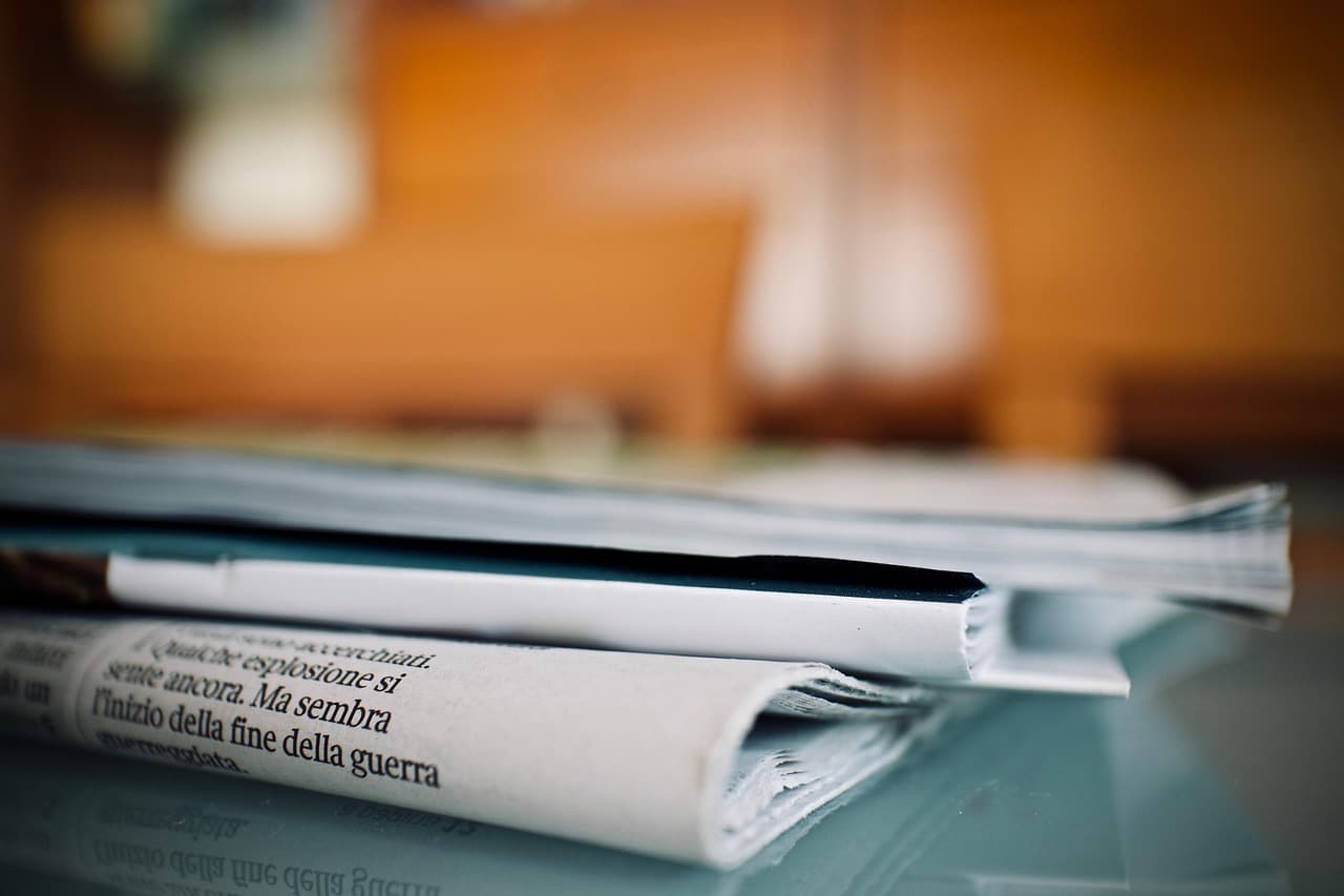Rhythmische Wellenmuster, Balance und wiederkehrende Momente symbolisierend